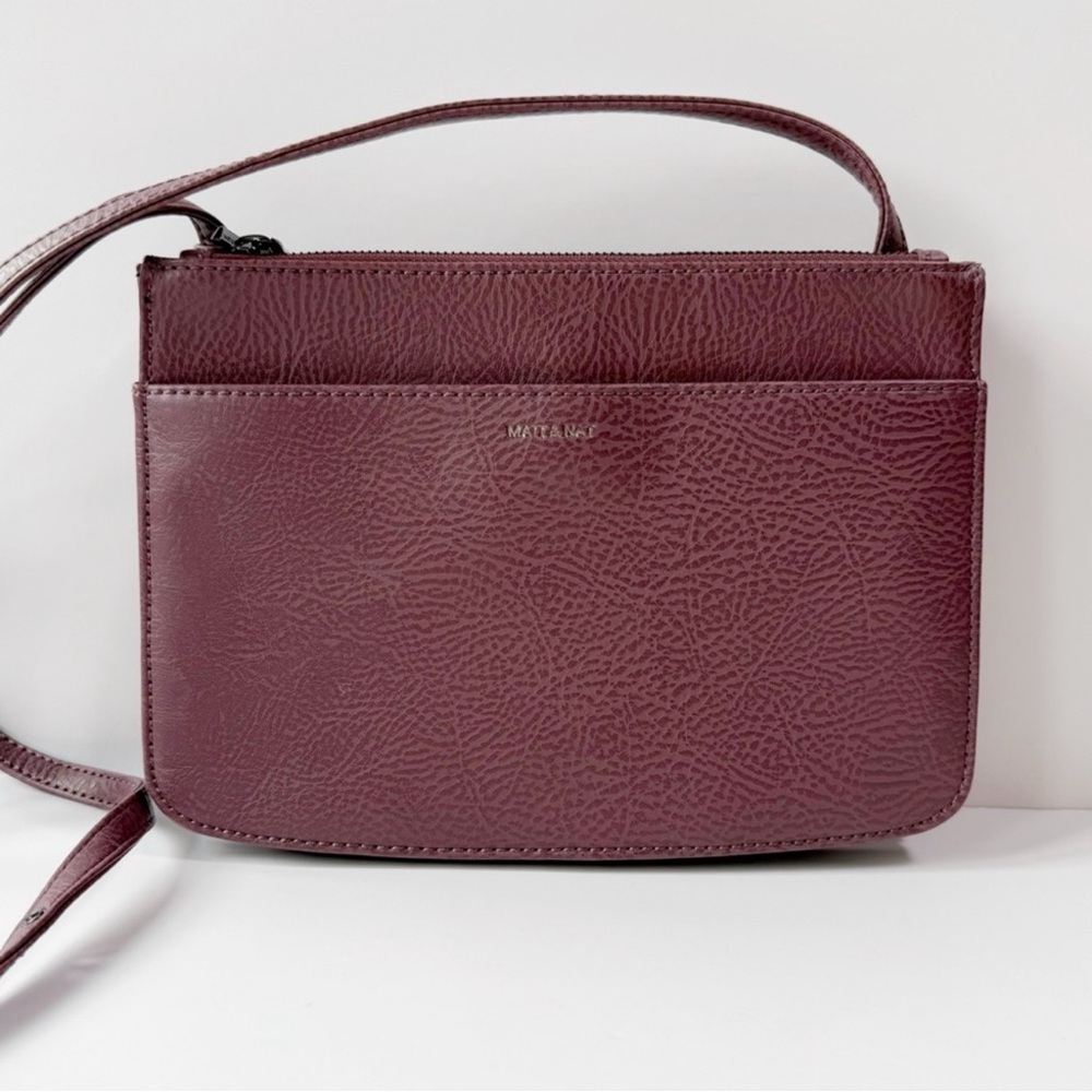 Matt & Nat Woman Dusty Maroon Vegan Crossbody Bag Travel Commute Preppy Classic